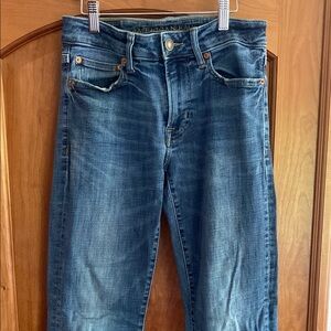 American Eagle Blue Jeans Classic Denim Style
